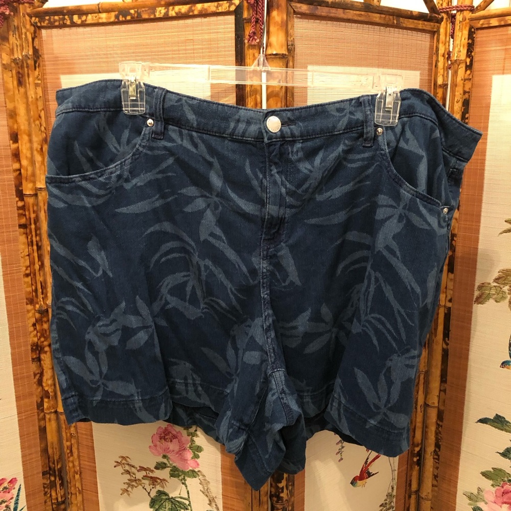 Lane Bryant shorts denim jeans blue leaf pattern mid rise belt loops Plus 22 - Picture 2 of 10